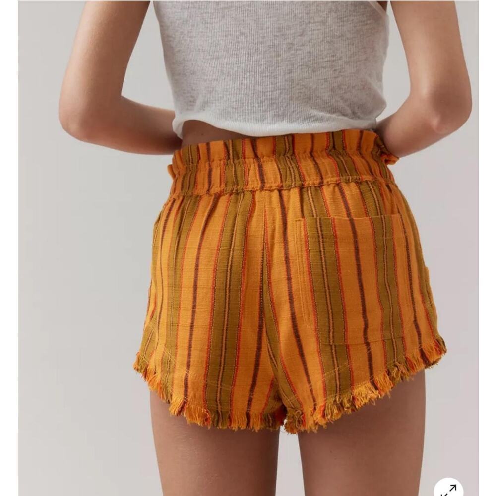 NWOT BDG Urban Outfitters Frankie Paperbag Shorts Size L​ - Picture 2 of 9